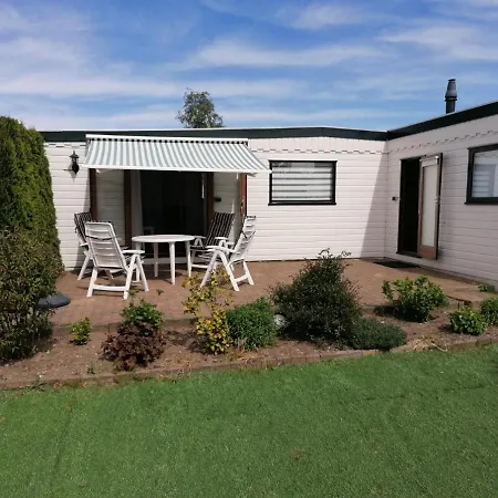 Comfortabel Chalet Met Terras Tuin Op Het Zuiden. * Terwolde