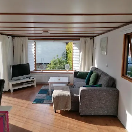 Comfortabel Chalet Met Terras Tuin Op Het Zuiden. * Terwolde